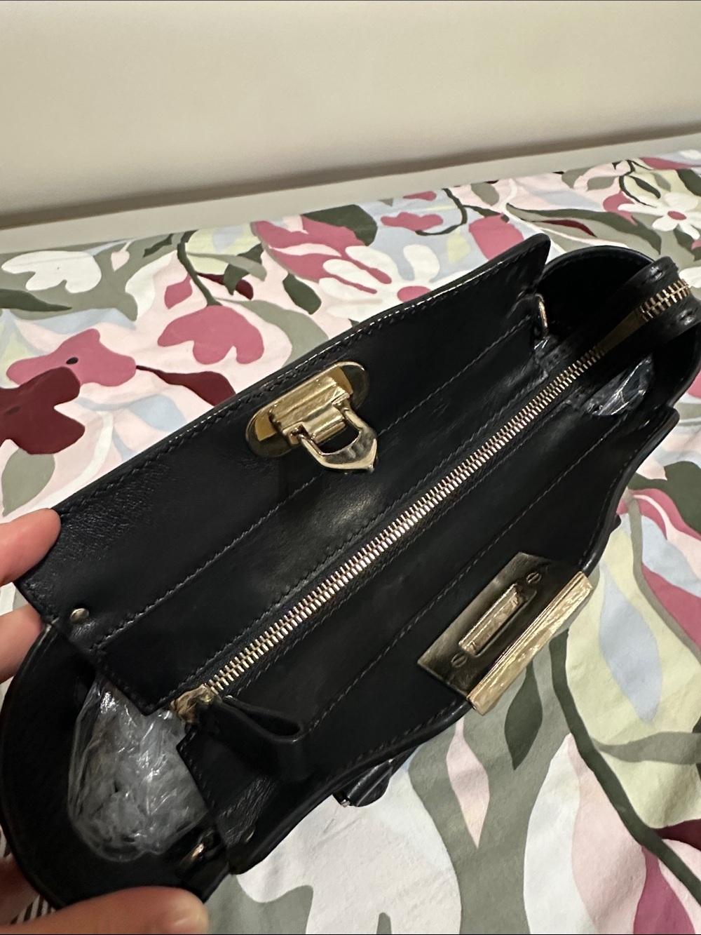 Valentino Garavani Black Studded Leather Shoulder/Crossbody Bag - Picture 13 of 16